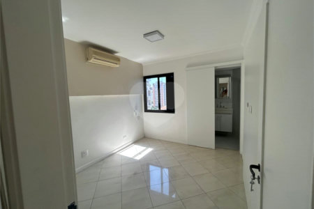 Apartamento para alugar com 3 quartos, sendo 1 suíte,  em Pinheiros, São Paulo, SP