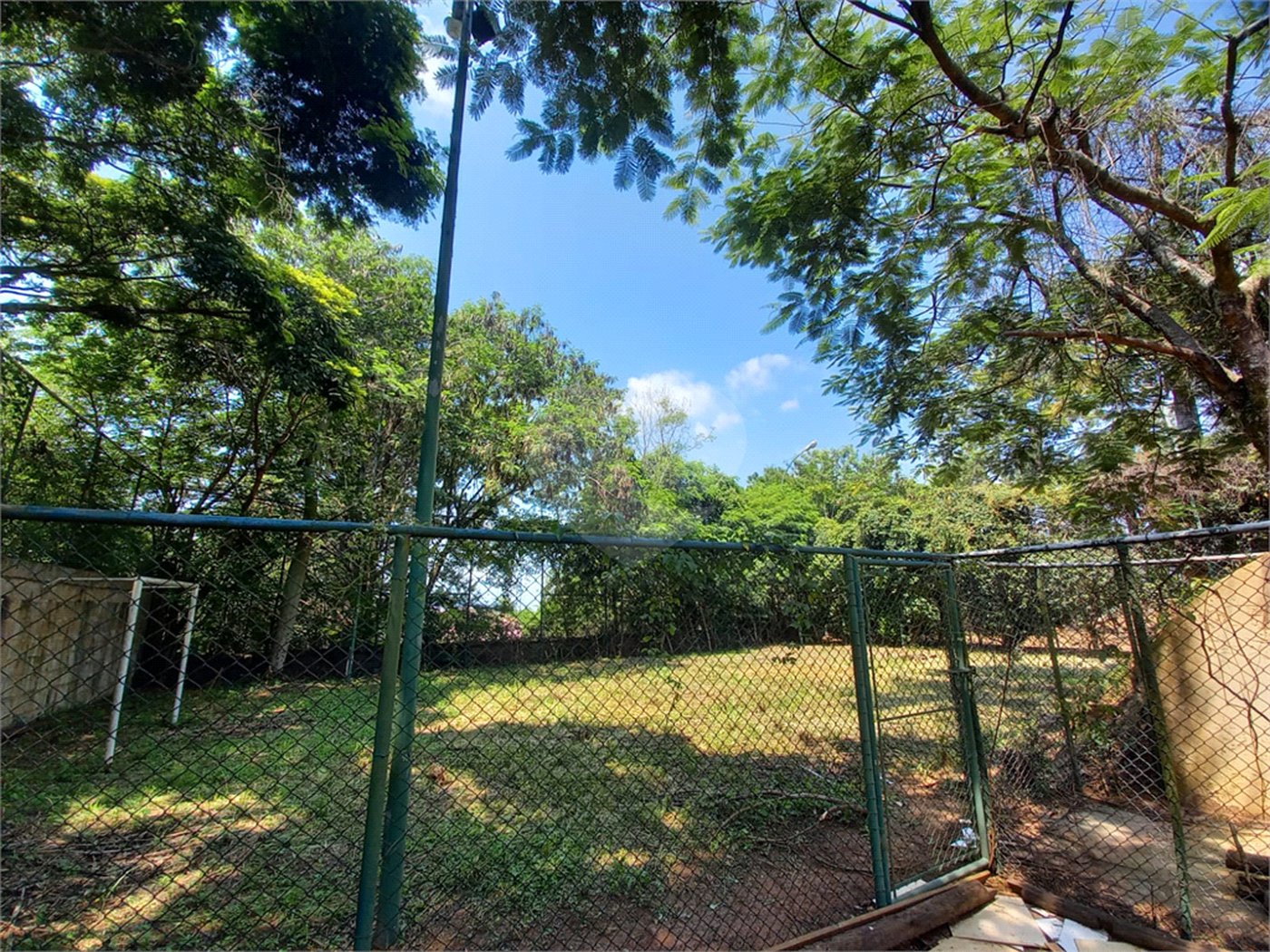 Casa à venda com 14 quartos, sendo 10 suítes, no condomínio Rua do Observatorio 2270, Vinhedo - SP