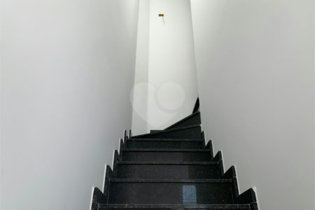 Casa à venda com 2 suítes no condomínio Residencial Napoles, São Paulo - SP