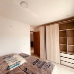 Apartamento com Varanda Gourmet em Condomínio Clube na Enseada – 2 Dormitórios