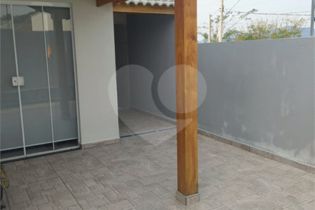 Sobrado à venda com 3 quartos, sendo 1 suíte,  no Centro, Bom Jesus dos Perdões, SP
