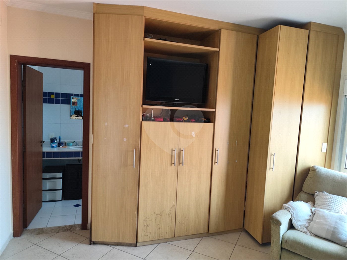 Sobrado à venda com 3 quartos, sendo 2 suítes, em Vila Romão, Salto, SP
