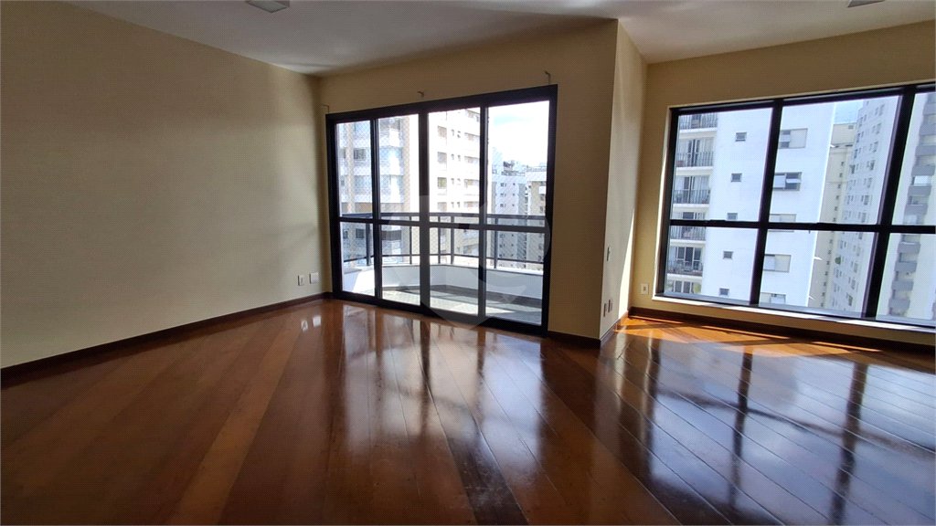 Apartamento para alugar com 3 quartos, sendo 1 suíte, em Brooklin, São Paulo, SP