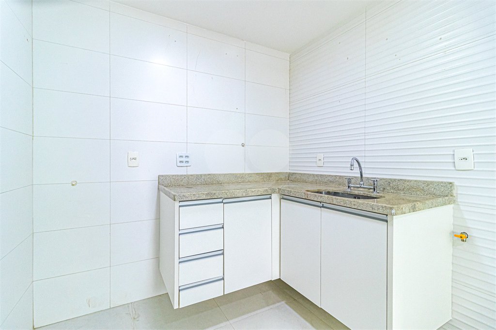 Apartamento à venda com 3 quartos, sendo 1 suíte, em Lagoa, Rio de Janeiro, RJ