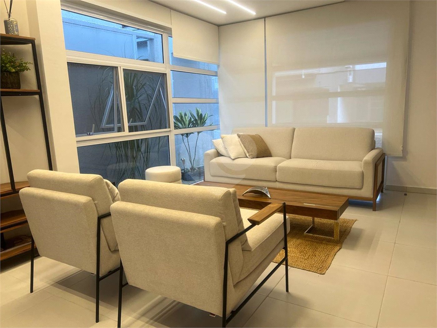 Casa à venda com 4 quartos, sendo 3 suítes,  no condomínio Residencial Toscana, Mogi das Cruzes - SP
