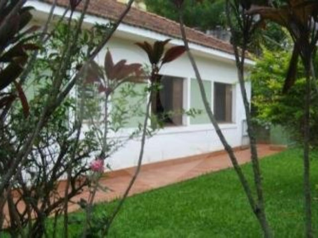 Casa Térrea à venda com 3 quartos em Vila Irmãos Arnoni, São Paulo, SP