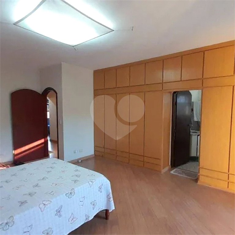 Sobrado à venda com 4 quartos, sendo 1 suíte, em Jardim Pinheiros, São Paulo, SP