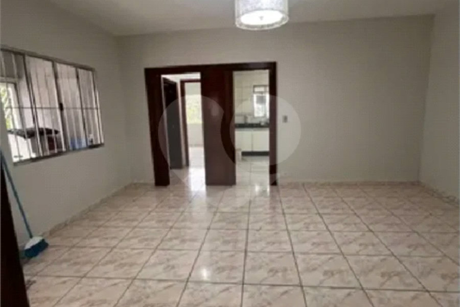 Casa à venda com 3 quartos em Jaraguá, São Paulo, SP