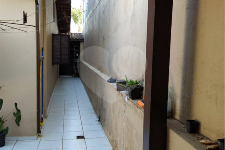 Casa à venda com 3 quartos, sendo 1 suíte,  no condomínio Sibelyus, Mogi das Cruzes - SP