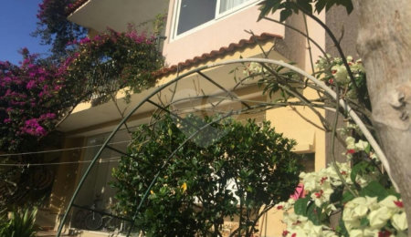 Casa à venda com 5 quartos, sendo 4 suítes, no condomínio Jardim Vitória Régia, São Paulo - SP