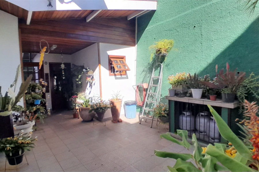 Sobrado à venda com 3 quartos, sendo 1 suíte, em Vila Isabela, Campos do Jordão, SP
