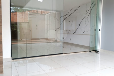 Sobrado à venda com 4 quartos, sendo 1 suíte, em Reserva San Gabriel, Ribeirão Preto, SP