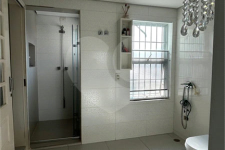 Casa à venda com 3 quartos, sendo 1 suíte, no condomínio Marcia Miyashiro, São Paulo - SP