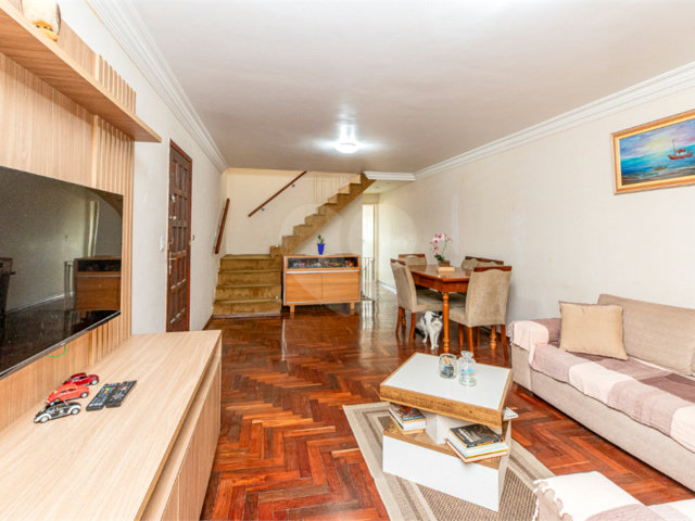 Sobrado à venda com 3 quartos, sendo 1 suíte,  em Jardim Prudência, São Paulo, SP