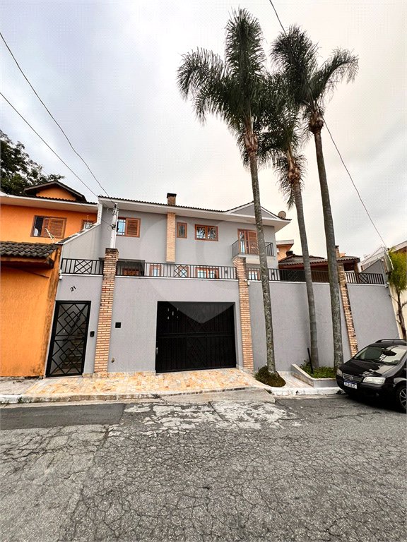 Sobrado à venda com 3 suítes em Vila Irmãos Arnoni, São Paulo, SP
