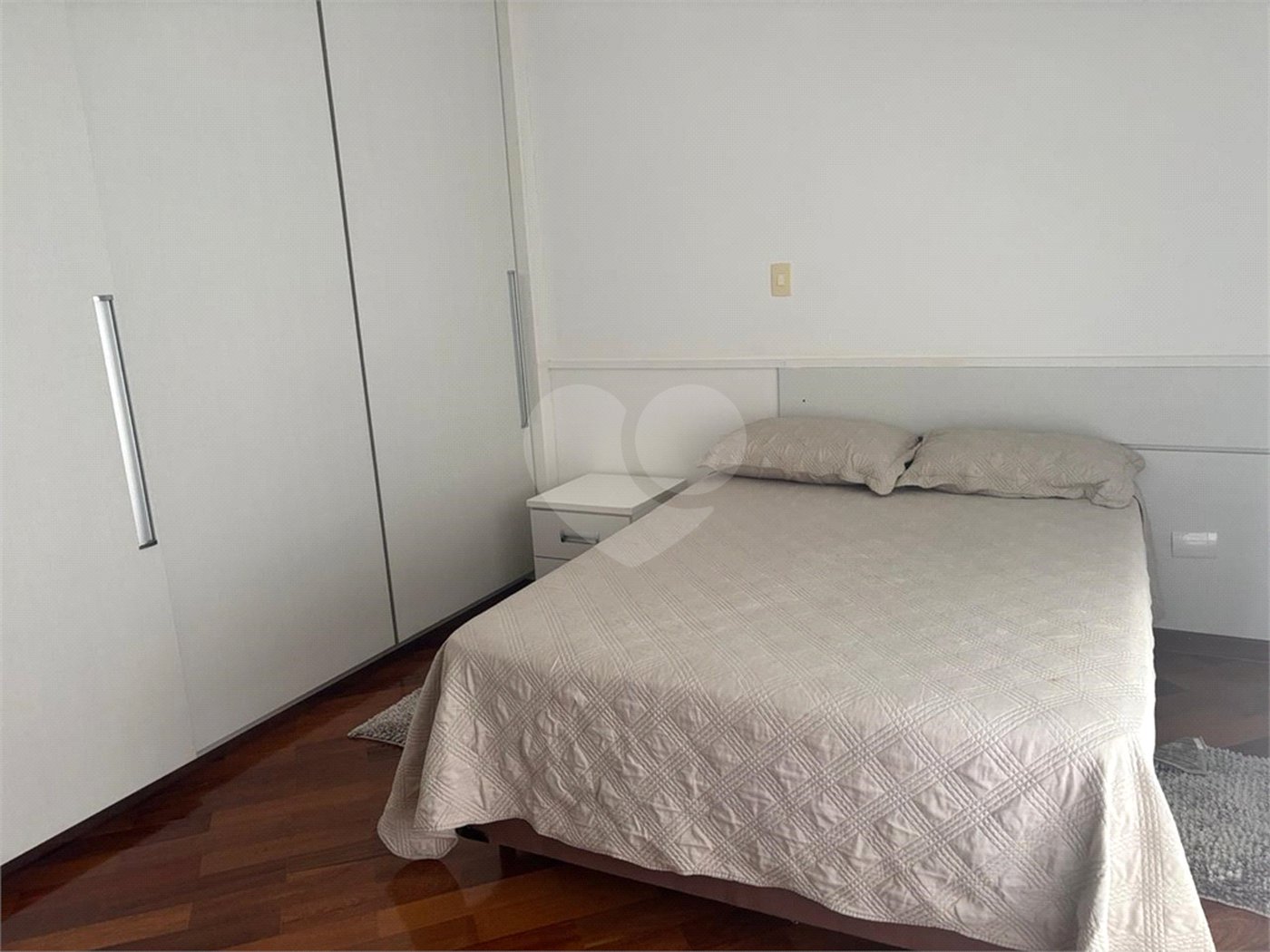 Casa à venda com 4 quartos, sendo 3 suítes, no condomínio Parque Itatiaia, Mairiporã - SP