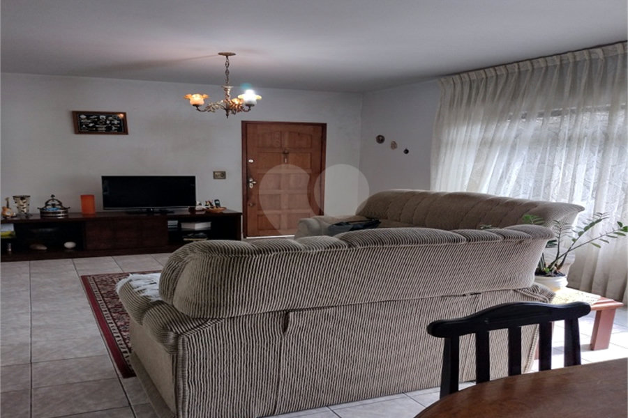 Sobrado à venda com 3 quartos em Tremembé, São Paulo, SP