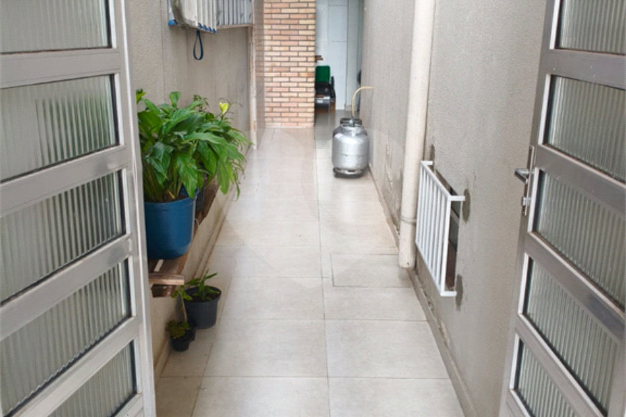 Sobrado à venda com 2 quartos em Vila Guedes, São Paulo, SP