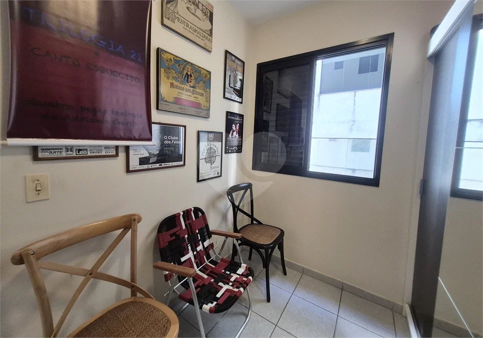 Apartamento 2 quartos, sacada e vaga em Santa Cecília