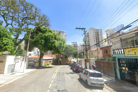 Sobrado px. Metrô Pça da Árvore