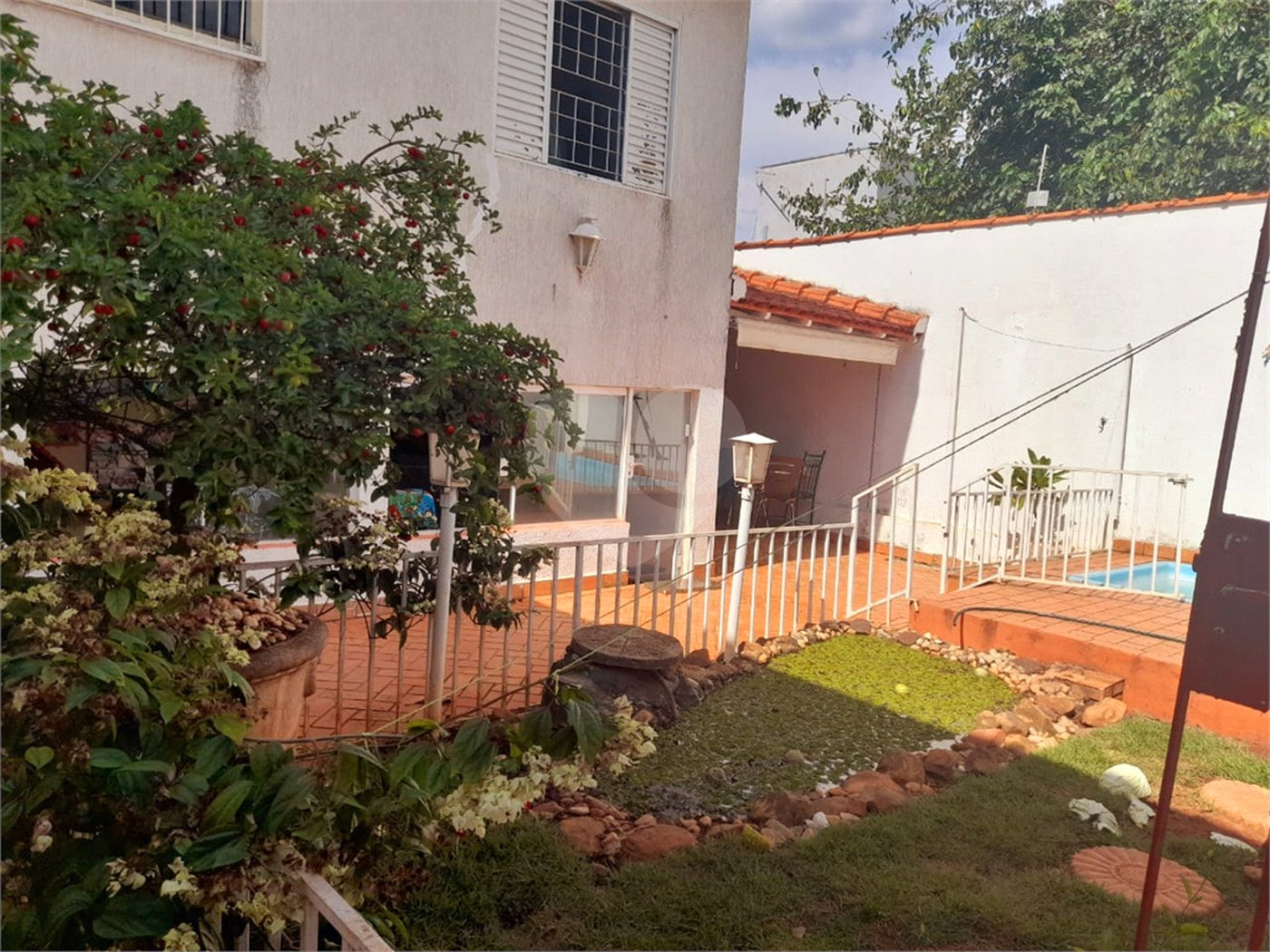 Casa com 4 dormitórios sendo 1 suíte a venda no bairro Samambaia