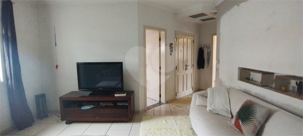 Casa à venda com 4 quartos, sendo 1 suíte, em Jardim Guadalajara, Sorocaba, SP