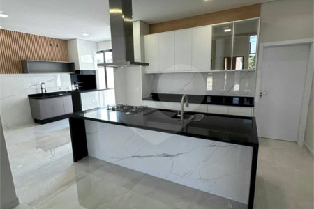 Casa à venda com 3 suítes no condomínio Condomíno Helena Maria, Sorocaba - SP