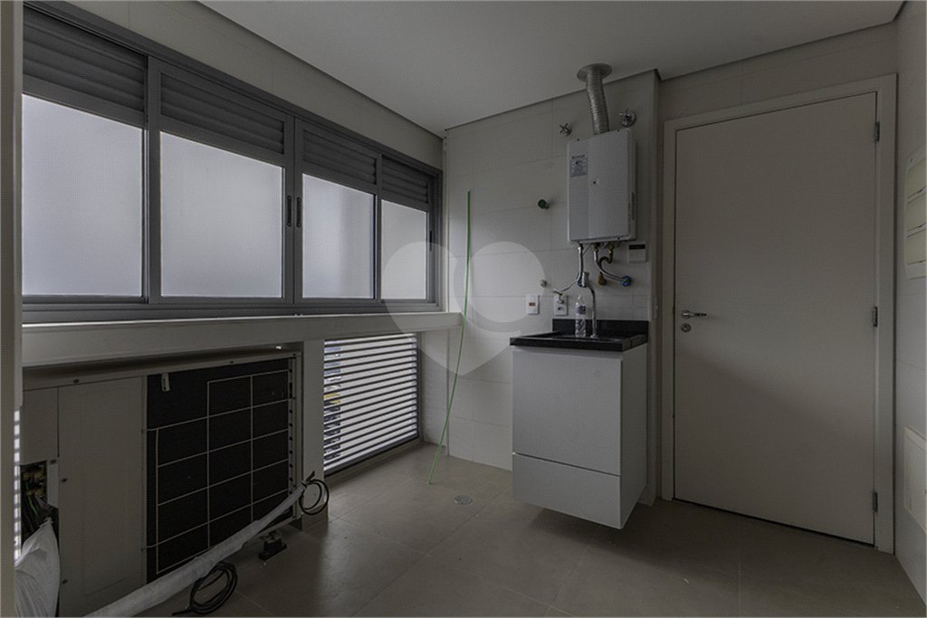 Apartamento à venda ou para alugar com 3 suítes em Água Branca, São Paulo, SP