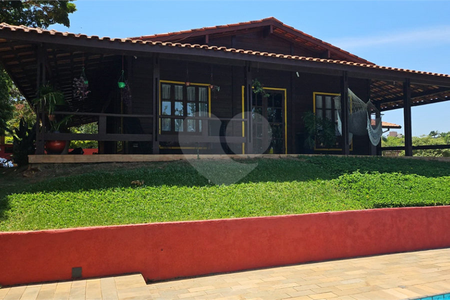 Casa à venda com 4 quartos, sendo 3 suítes, no condomínio Residncial Euroville, Carapicuíba - SP