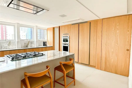Apartamento à venda com 4 suítes em Vila Cordeiro, São Paulo, SP