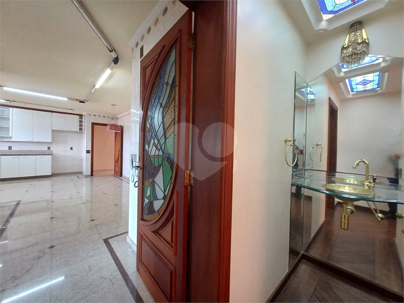 Casa à venda com 6 suítes no condomínio Portal da Raposo, Sorocaba - SP