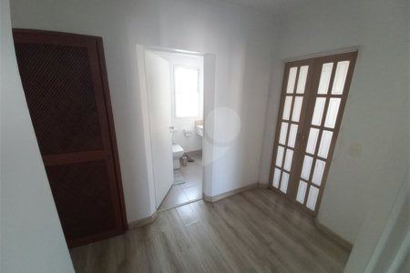 Apartamento à venda com 3 quartos, sendo 1 suíte, em Vila Andrade, São Paulo, SP