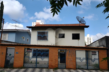 Sobrado à venda com 3 suítes em Jardim Vazani, São Paulo, SP