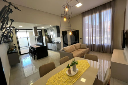 Casa à venda com 3 quartos, sendo 1 suíte, no condomínio Vila Paraty, Indaiatuba - SP