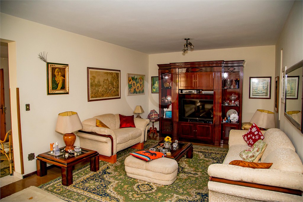 Casa à venda com 7 quartos, sendo 1 suíte, em Jardim Paulistano, São Paulo, SP