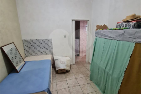 Casa à venda com 6 quartos em Vila dos Remédios, São Paulo, SP