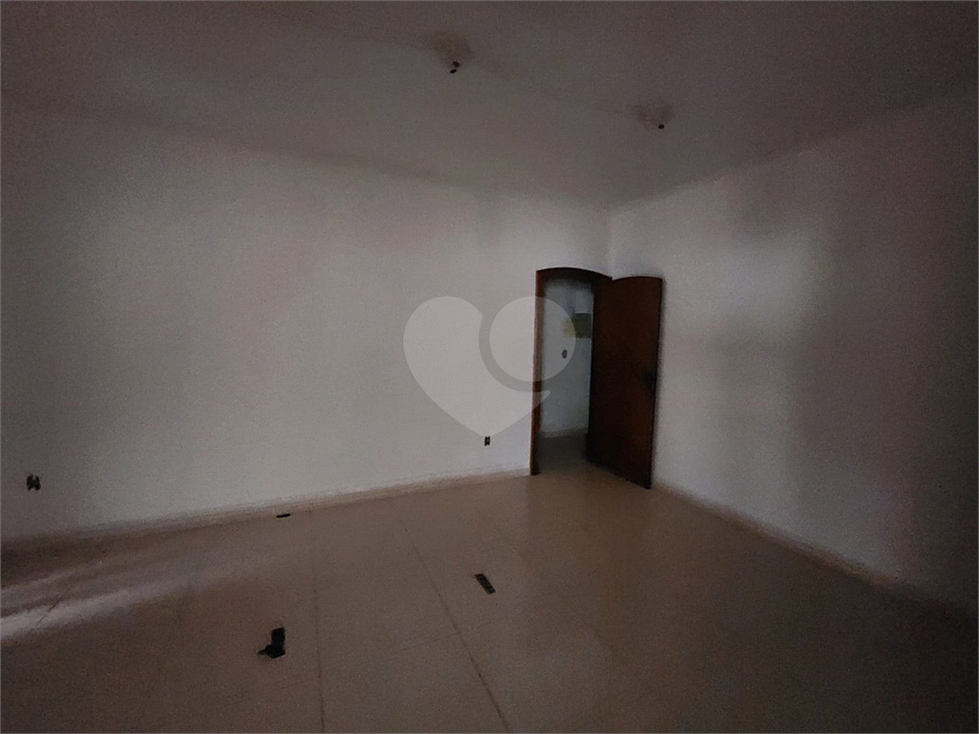 Sobrado à venda ou para alugar com 4 quartos, sendo 2 suítes, no Centro, Araraquara, SP