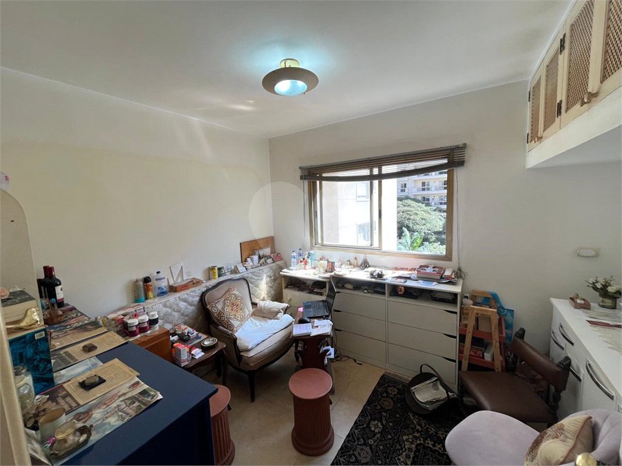 Apartamento à venda com 3 quartos, sendo 2 suítes,  em Jardim Paulista, São Paulo, SP