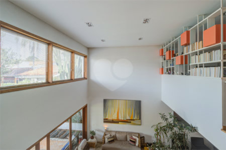 Casa de Vila à venda com 4 suítes em Jardim Hípico, São Paulo, SP