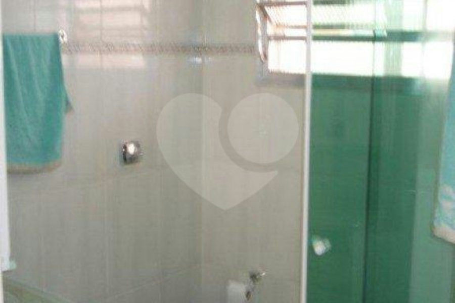 Sobrado à venda com 5 quartos, sendo 1 suíte, em Interlagos, São Paulo, SP