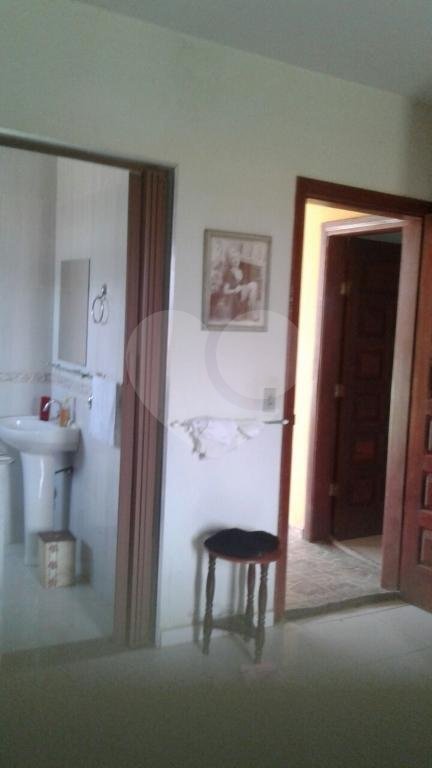 Casa à venda com 6 quartos, sendo 4 suítes, no condomínio Cond Riacho Fundo, Araçoiaba da Serra - SP