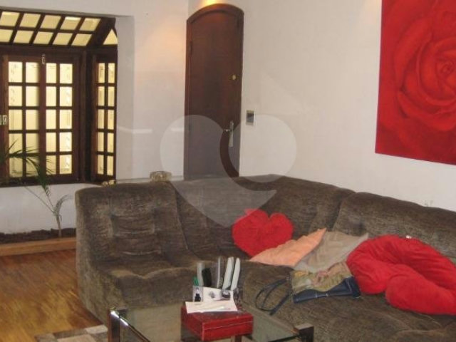 Casa à venda com 3 quartos, sendo 1 suíte,  em Saúde, São Paulo, SP