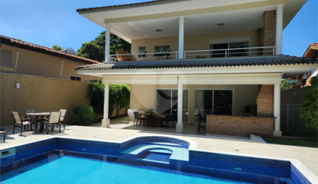 Sobrado à venda com 4 quartos, sendo 2 suítes, em Interlagos, São Paulo, SP
