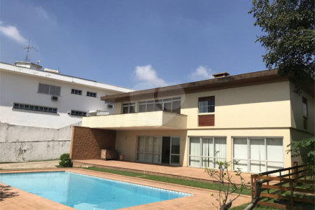 Sobrado à venda com 5 quartos, sendo 1 suíte, em Jardim São Bento, São Paulo, SP