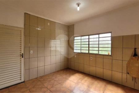 Chácara à venda com 4 quartos, sendo 1 suíte, em Área Rural de Salto, Salto, SP