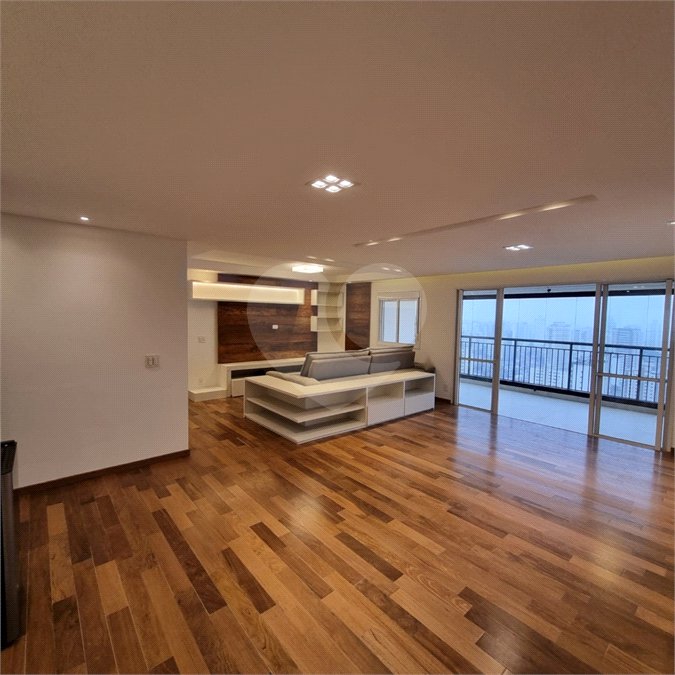 Apartamento à venda com 3 suítes em Santana, São Paulo, SP
