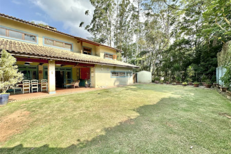 Casa à venda com 4 suítes no condomínio Parque das Artes, Embu das Artes - SP