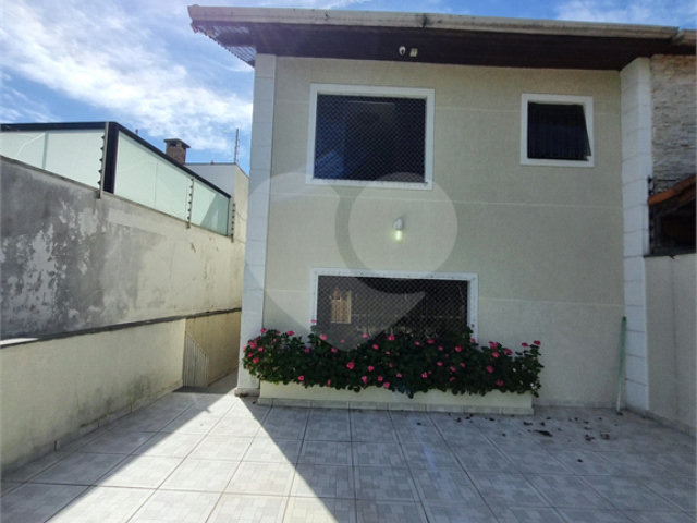 Sobrado à venda com 3 quartos, sendo 1 suíte,  em Jardim Leonor Mendes de Barros, São Paulo, SP