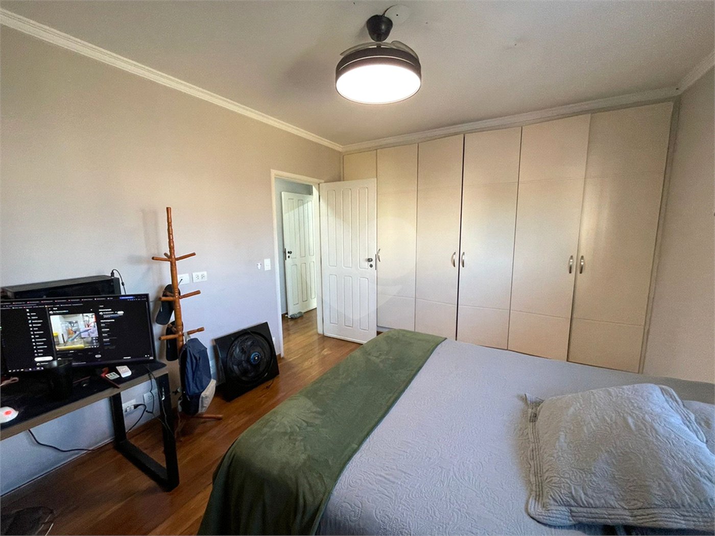 Casa à venda com 4 suítes no condomínio Fechado, São Paulo - SP