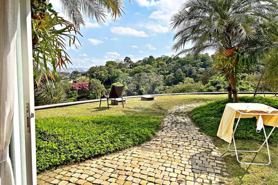 Casa à venda com 4 suítes no condomínio Residencial Jd. Ibiratiba, São Paulo - SP